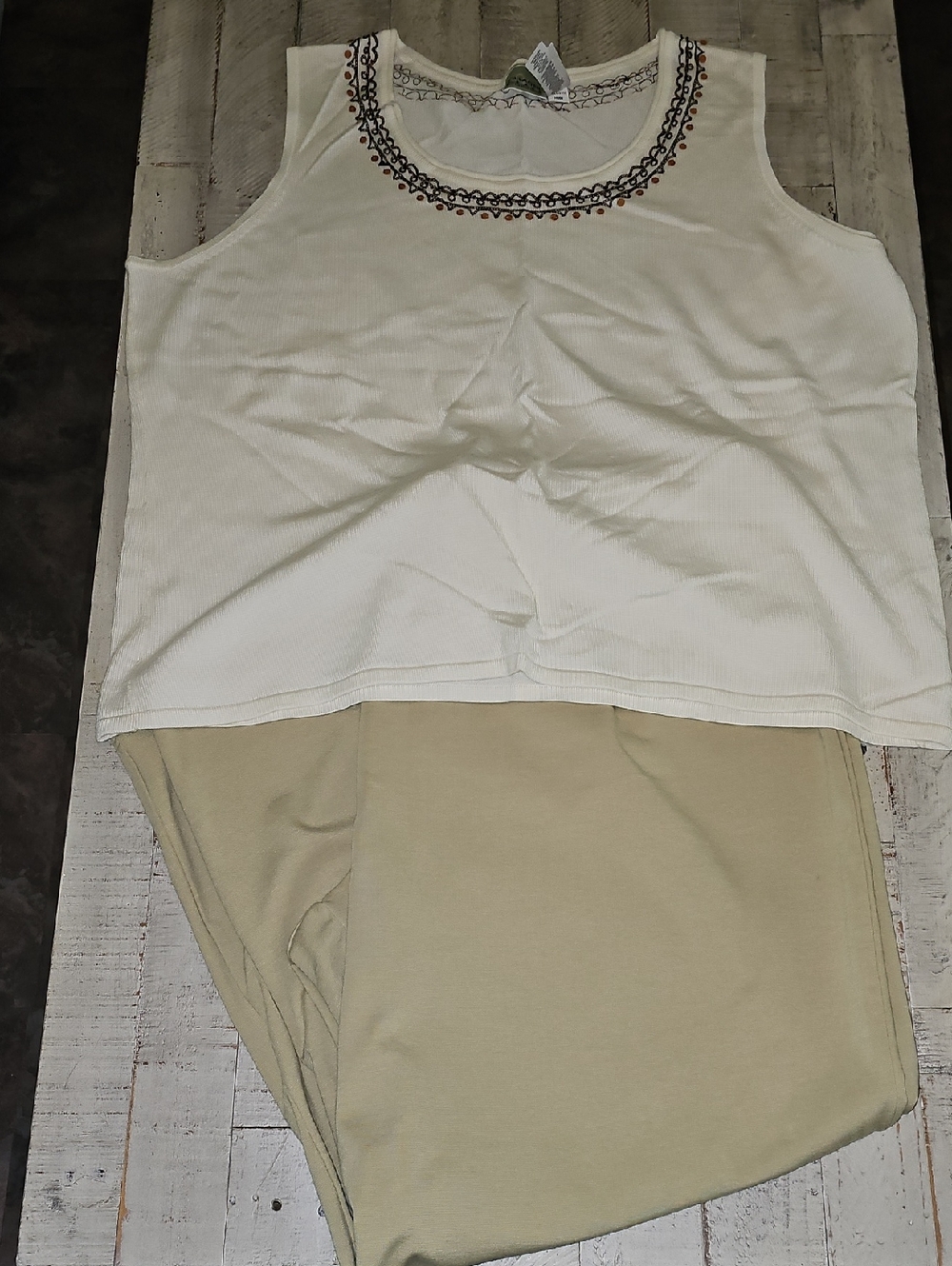 2 Pc Women’s Cream Knit Tank Top and Tan Pants Bundle NWT